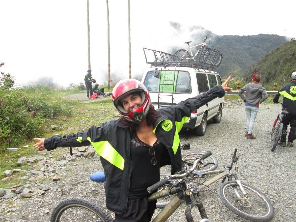 Coroico Parada en el descenso a Coroico