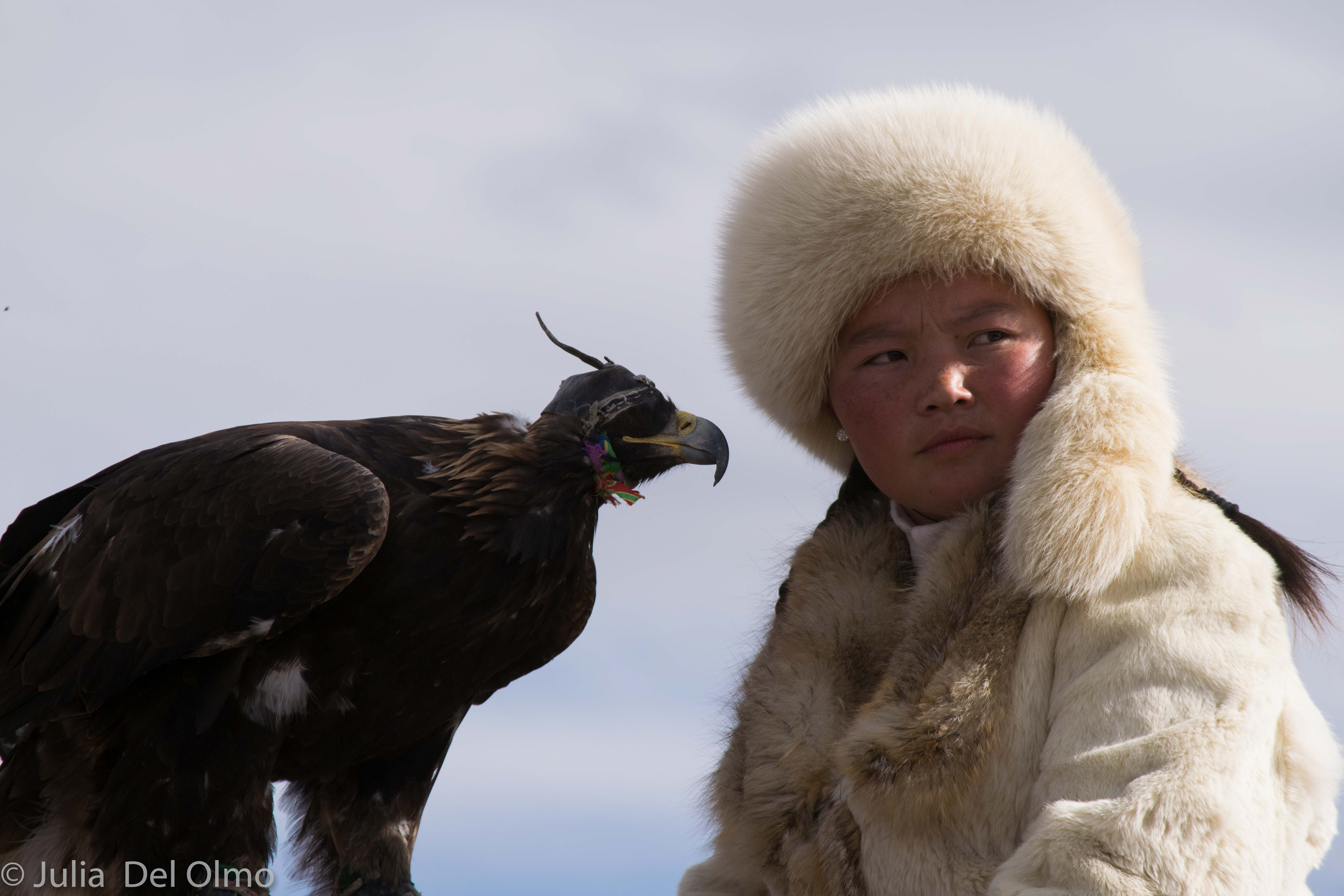 Mongolia76 cazadora y su águila