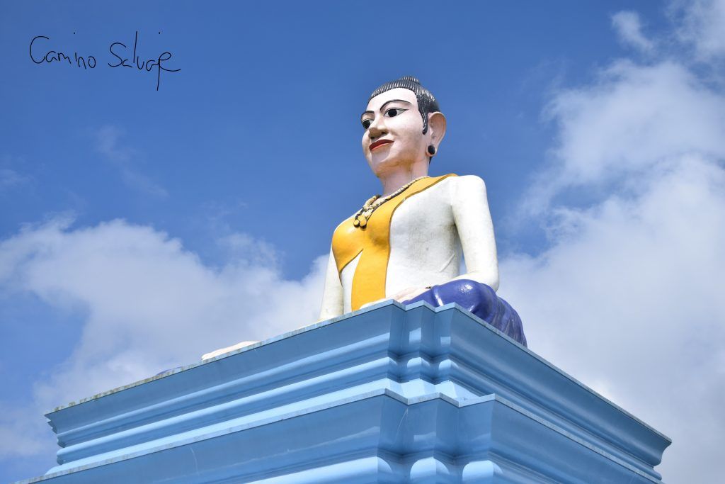 Escultura mujer en Kampot